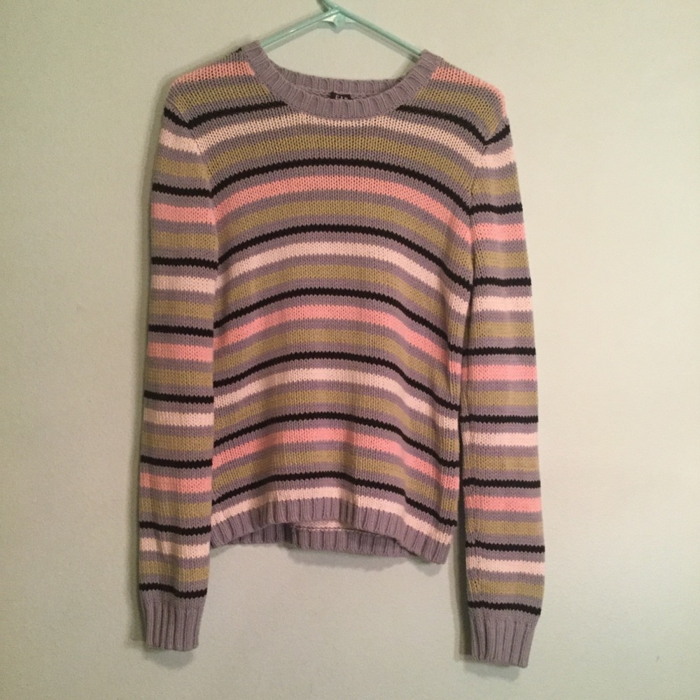 Cute knitted sweater!